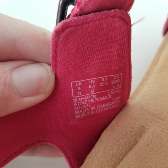 Clarks Brynn Step Adjustable Crossover Strap Sandals Size 5.5M Hot Pink - Picture 10 of 11